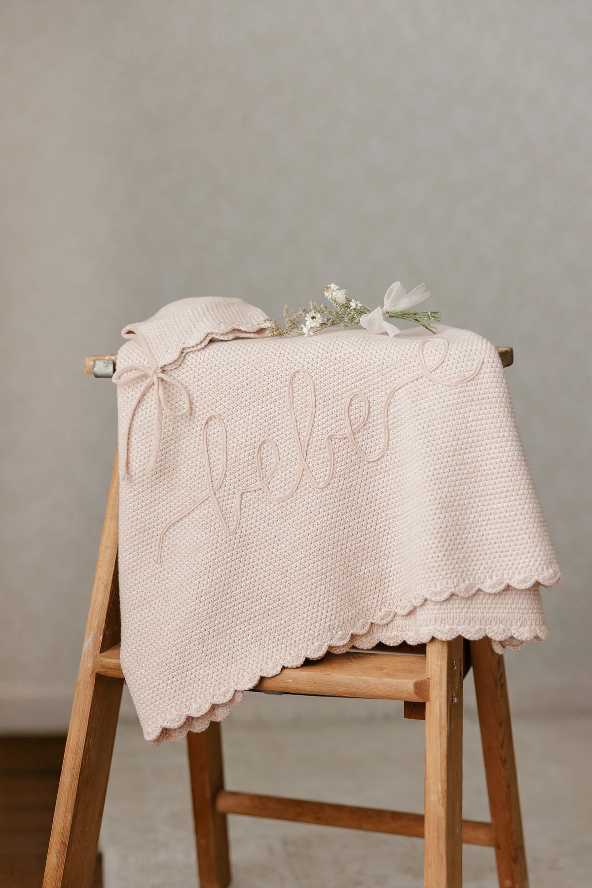 Scalloped Melange Bebe Rose Blanket